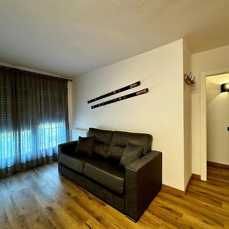 Apartamentos Turisticos Poblado Arinsal Exterior foto