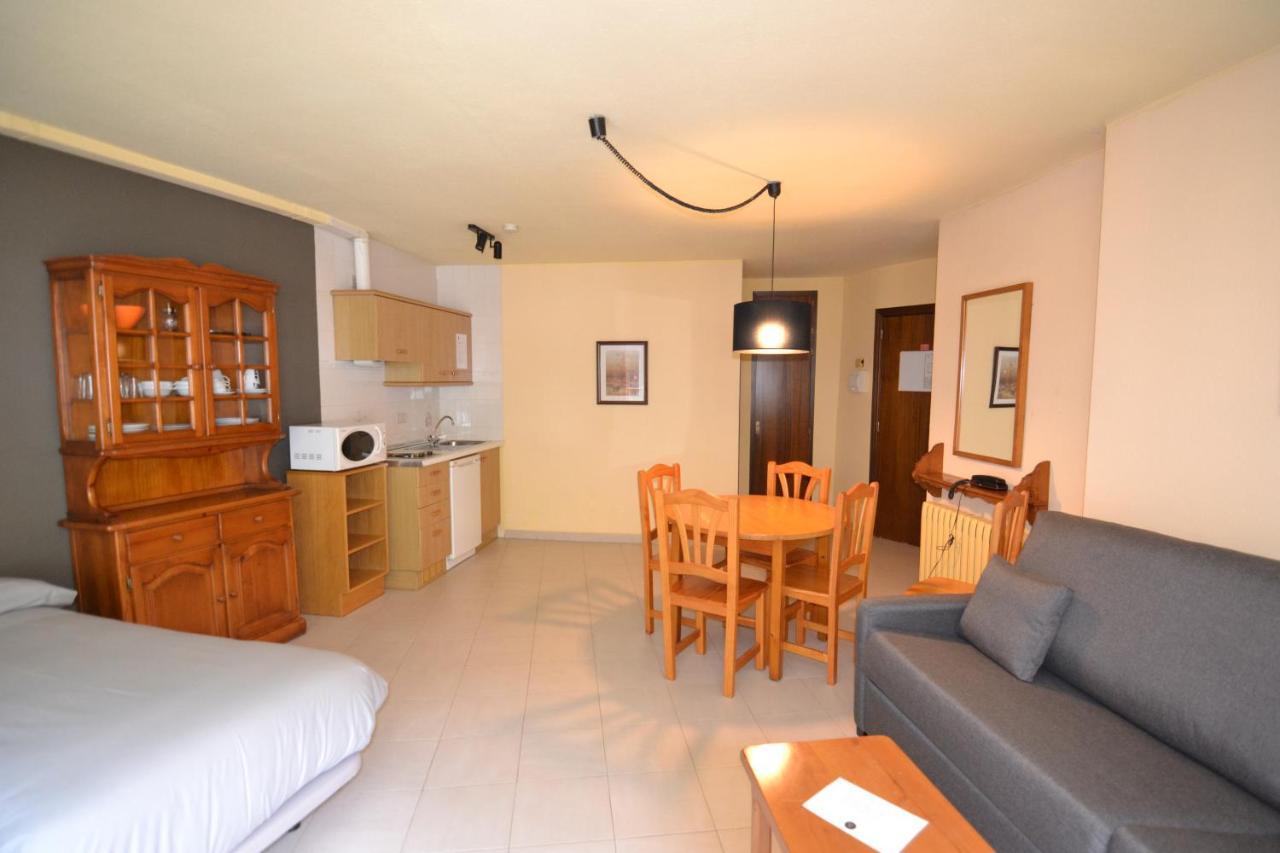 Apartamentos Turisticos Poblado Arinsal Exterior foto